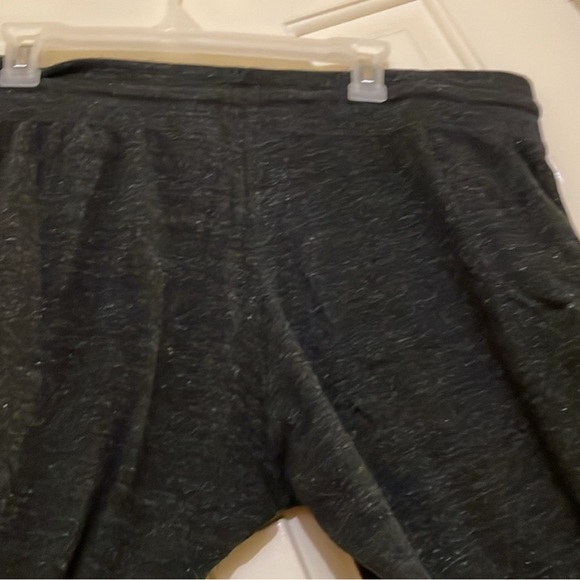 Nike Women’s Cropped Pants — Size Large - Picture 5 of 7